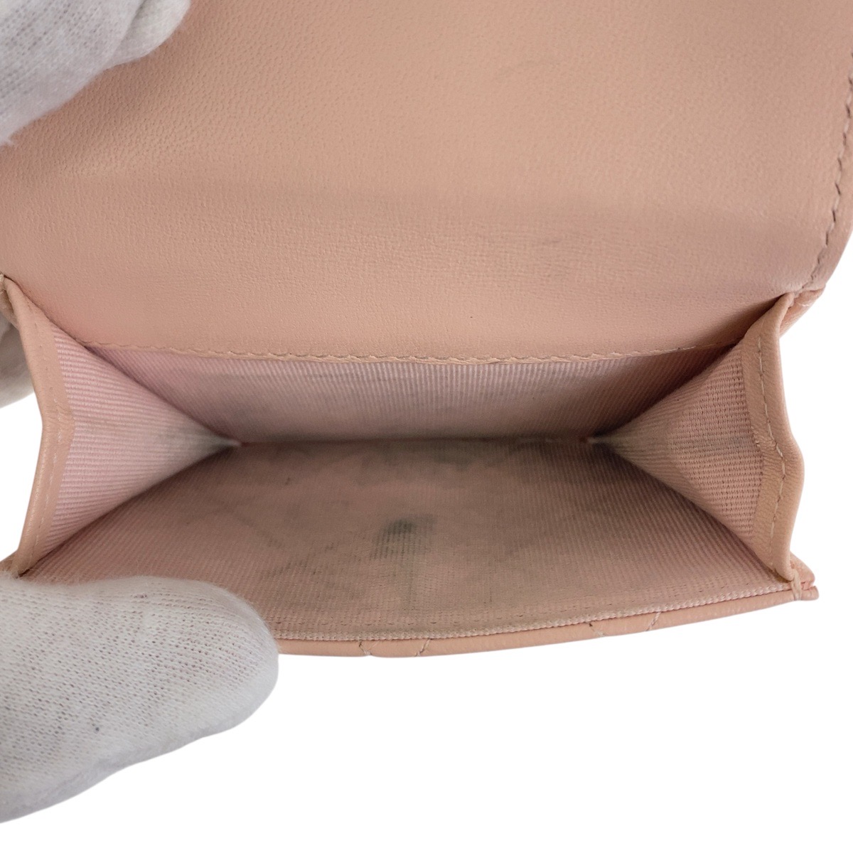 マトラッセ ココマーク ピンクベージュ シルバー金具 ラムスキン コンパクトウォレット Wホック レディース 504966 マトラッセ ココマーク ピンクベージュ シルバー金具 ラムスキン コンパクトウォレット Wホック レディース 504966