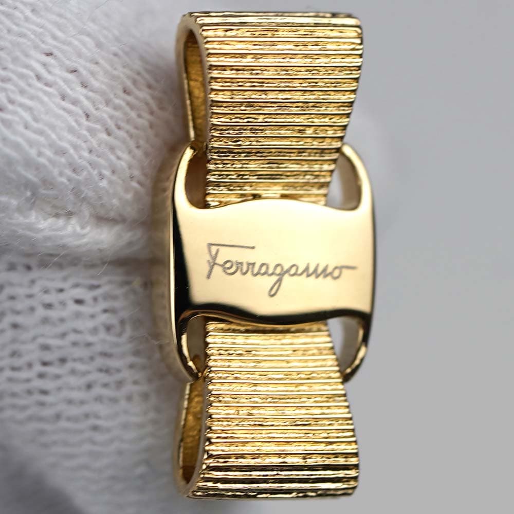 フェラガモ ピアス レディース アクセサリー リボン 両耳用 ゴールド Ferragamo BRASS ORO 760546-0039-0231 フェラガモ ピアス レディース アクセサリー リボン 両耳用 ゴールド Ferragamo BRASS ORO 760546-0039-0231