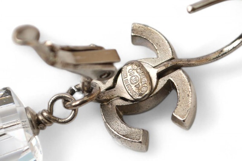 ピアス アクセサリー CC/ロゴ クリア/ピンクキューブ 08P シルバー【中古】 ピアス アクセサリー CC/ロゴ クリア/ピンクキューブ 08P シルバー【中古】