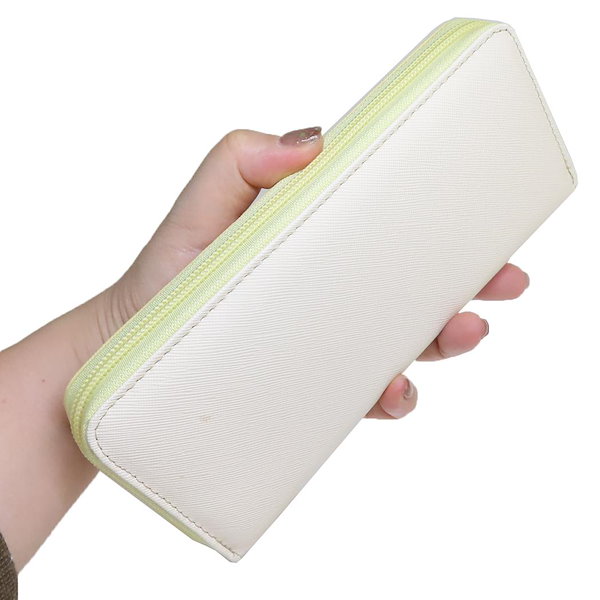 Qoo10] ちいかわ レディース長財布 ラウンド長財