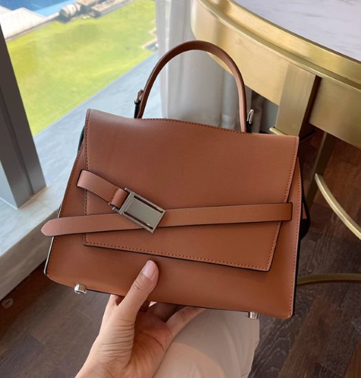 ハンドバッグ レディース バッグ 鞄 かばん ショルダーバッグ 肩掛けバッグ 斜め掛けバッグ きれいめ エレガント 通勤 オフィス OL 牛革 レザー 上品 カジュアル お出かけ おしゃれ 無地 女性