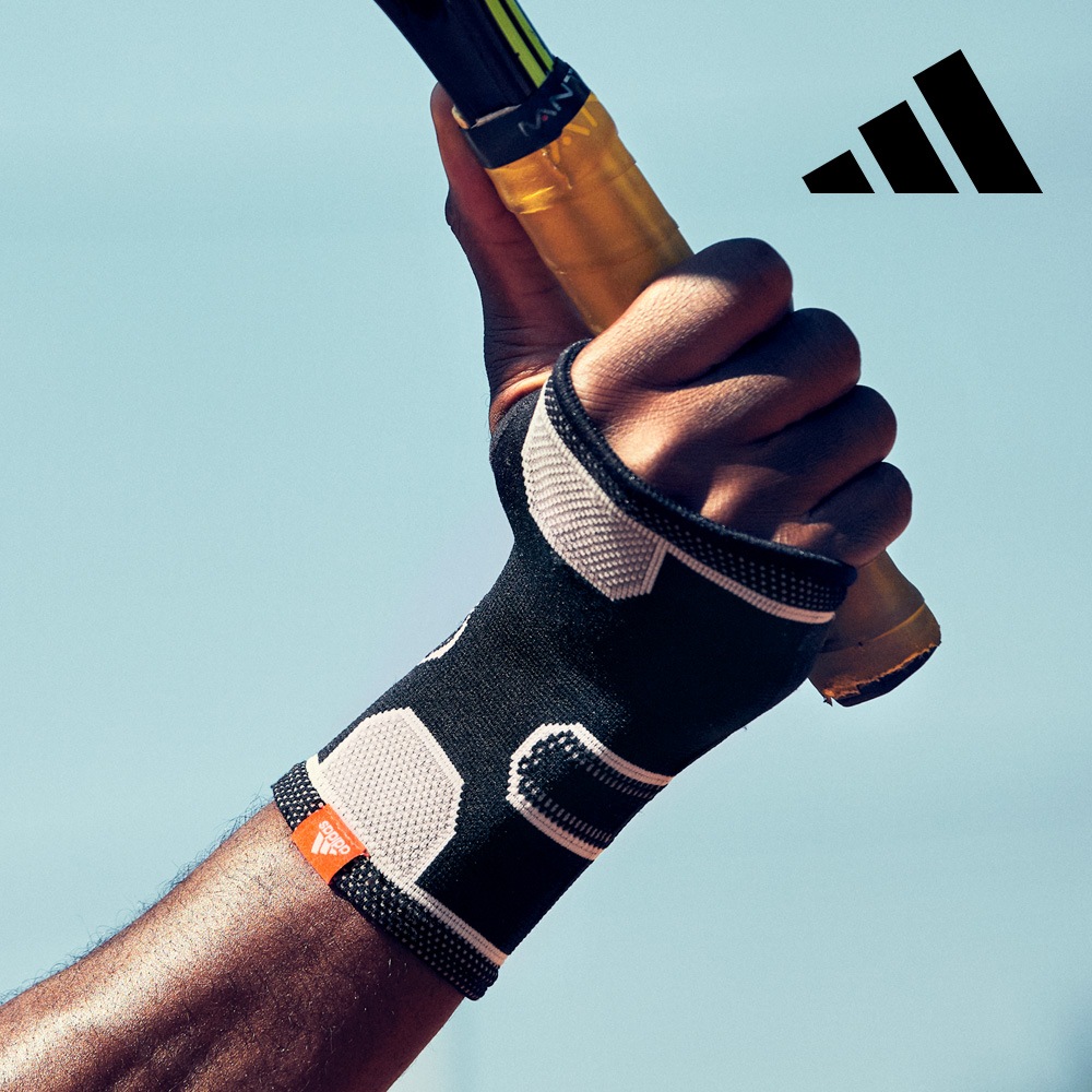 アディダスフィットネスエッセンシャルリストブレースセット (2個入り)