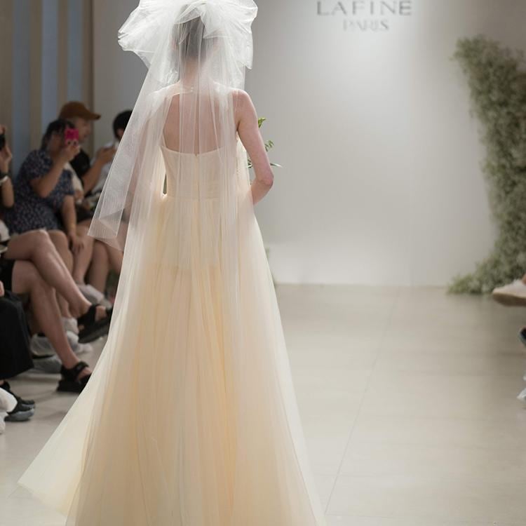 【無.料 2025新入荷·高.品質】【豪華でロマンチックなデザイン！】ウェディングドレス 白 イブニングドレス パーティードレス ワンピース 二次会 結婚式 成人式 演奏会 花嫁 お呼ばれ 披露宴 1