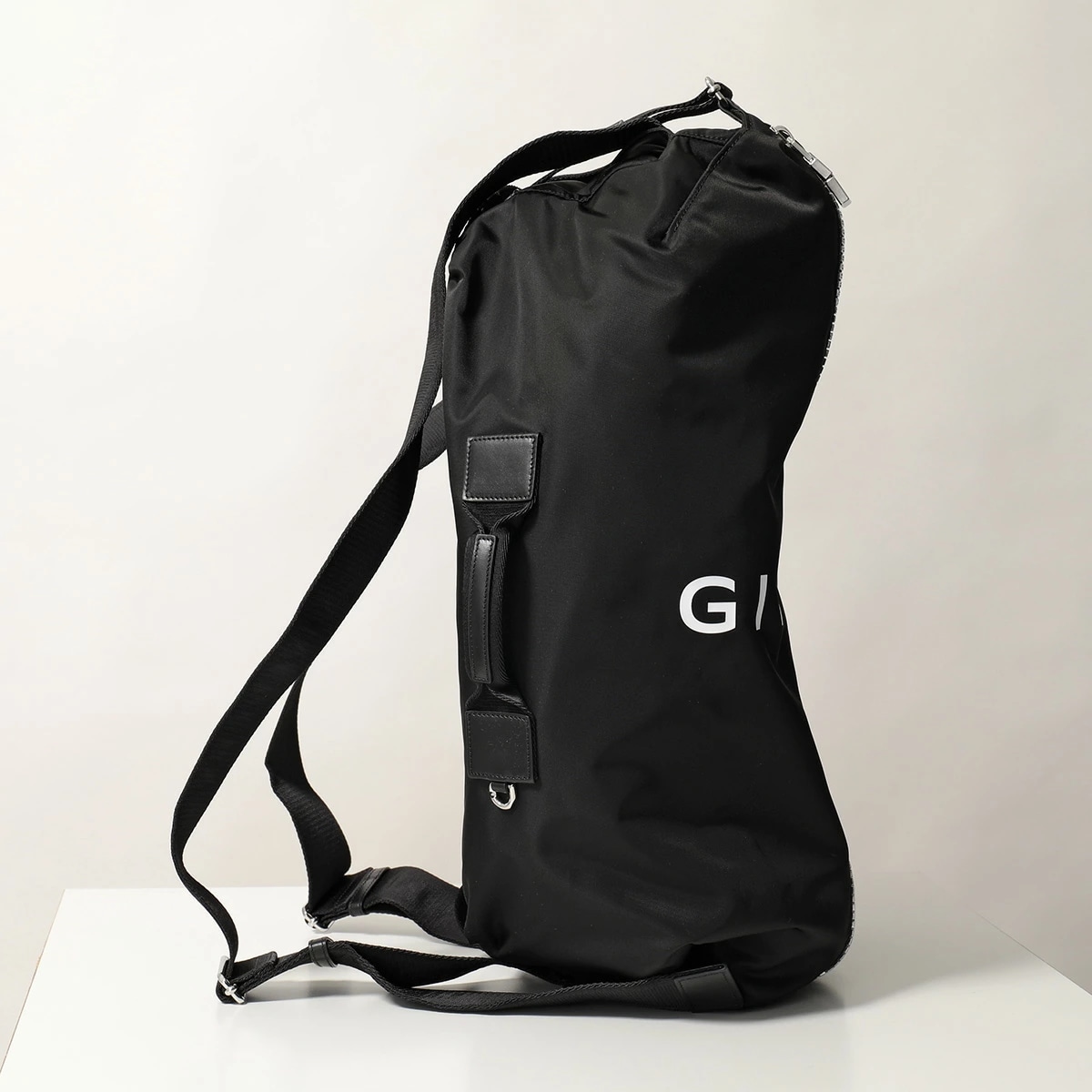 GIVENCHY ジバンシィ バックパック G-ZIP BACKPACK M BK50A8K1JE メンズ ハンドバッグ ナイロン ロゴ リュック 001/BLACK