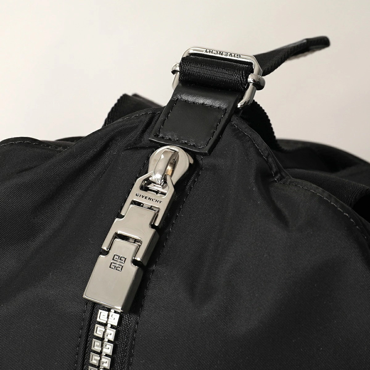 GIVENCHY ジバンシィ バックパック G-ZIP BACKPACK M BK50A8K1JE メンズ ハンドバッグ ナイロン ロゴ リュック 001/BLACK