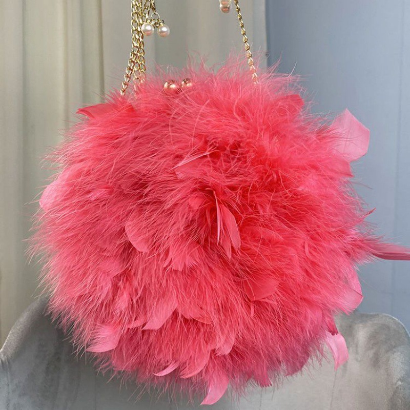 ファー付きバッグ おしゃれ 韓国版 レディース 万能 ショルダーバッグ 可愛い 七面鳥の羽根 ファー付きバッグ おしゃれ 韓国版 レディース 万能 ショルダーバッグ 可愛い 七面鳥の羽根