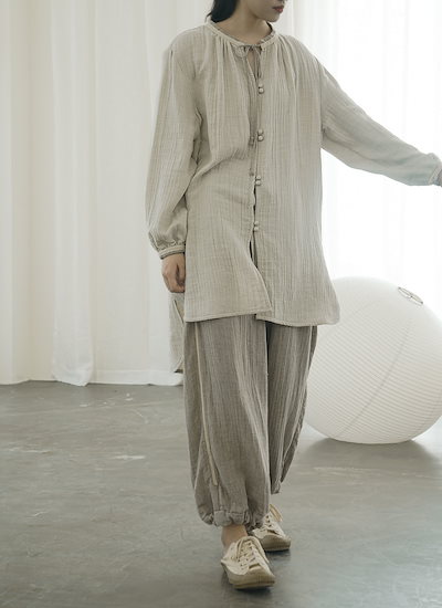 文学的でカジュアルな柔らかい二層綿のミッドレングスシャツ牧歌的な自然で快適なルーズトップS22294 文学的でカジュアルな柔らかい二層綿のミッドレングスシャツ牧歌的な自然で快適なルーズトップS22294