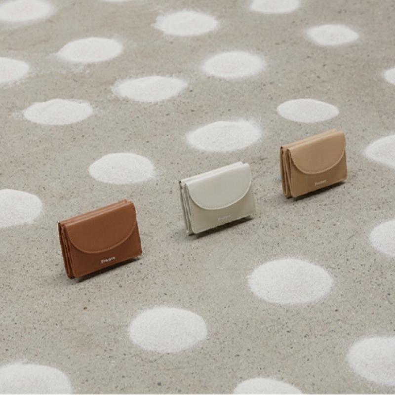 Qoo10 フェネック FENNEC HALFMOON 二つ折り