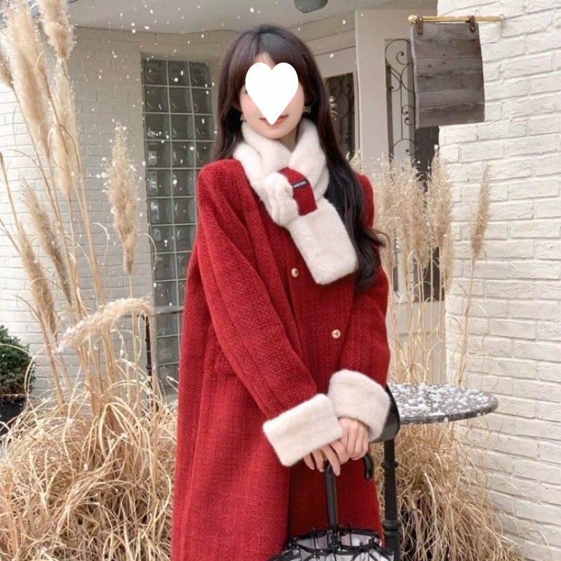クリスマスの雰囲気と赤いデザインの女性用ミドル丈ジャケット 23