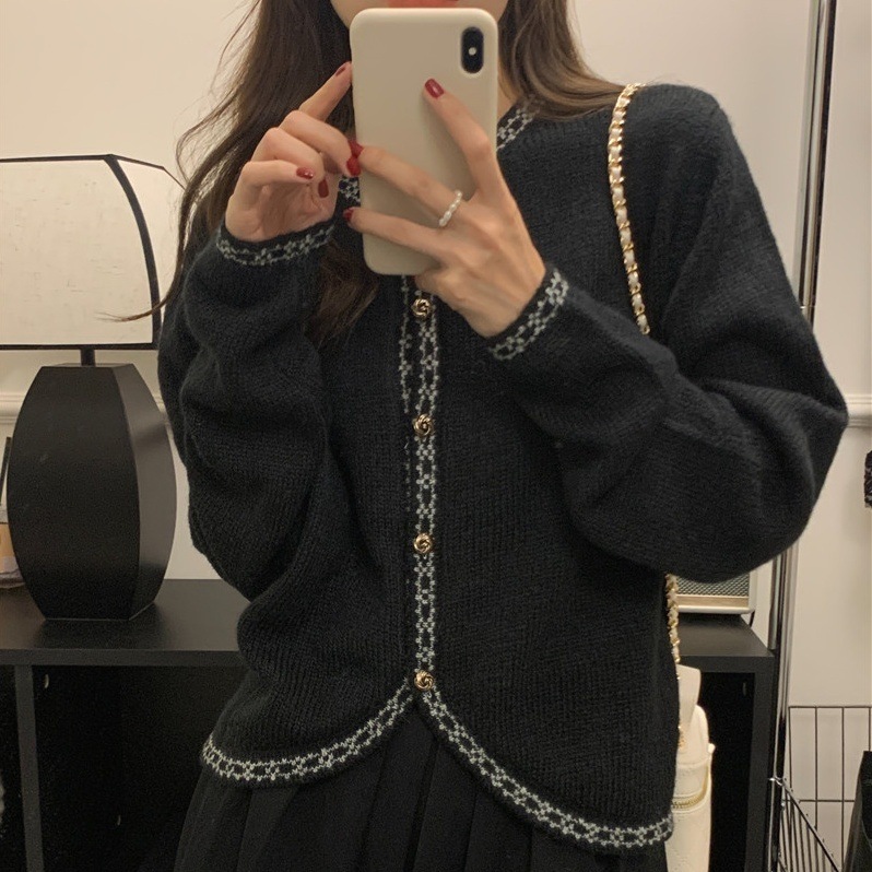トップス カーディガン ミディアム丈 長袖 ラウンドネック 前開き ボタン かわいい 大人可愛い きれいめ シンプル カジュアル 上品 おしゃれ かっこいい 大人女子 こなれ感 個性的 主役級 存在感