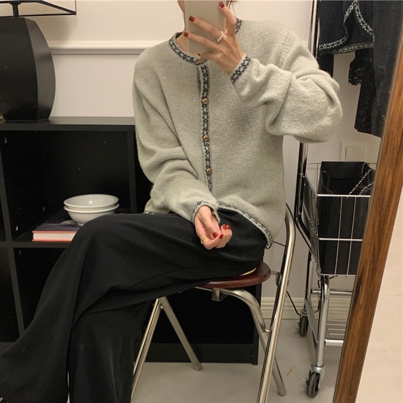 トップス カーディガン ミディアム丈 長袖 ラウンドネック 前開き ボタン かわいい 大人可愛い きれいめ シンプル カジュアル 上品 おしゃれ かっこいい 大人女子 こなれ感 個性的 主役級 存在感