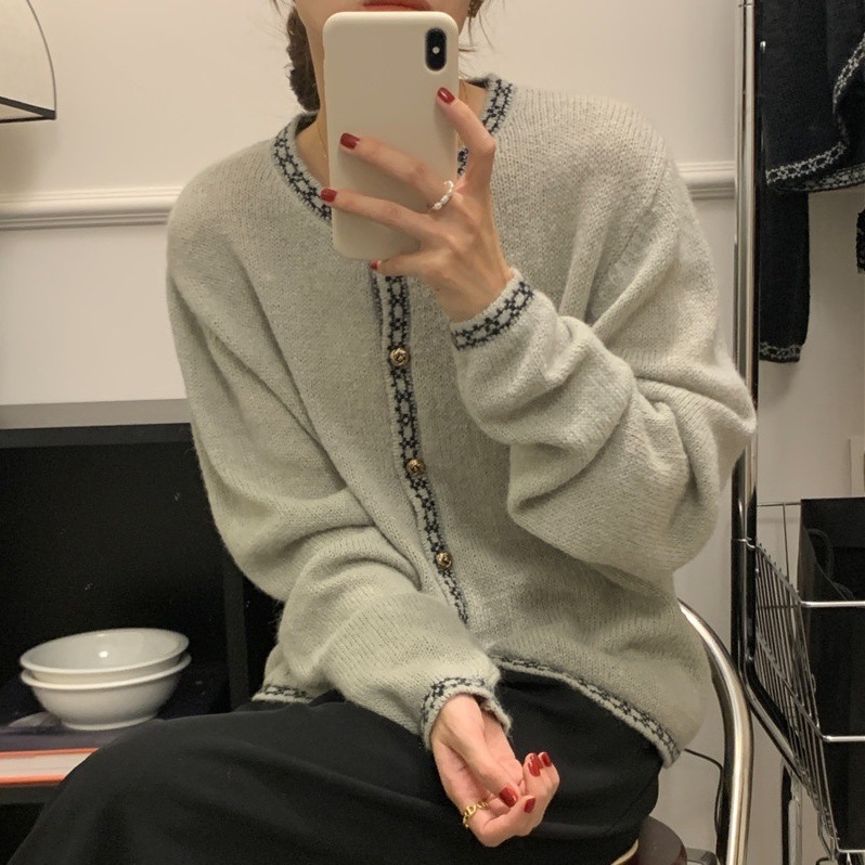 トップス カーディガン ミディアム丈 長袖 ラウンドネック 前開き ボタン かわいい 大人可愛い きれいめ シンプル カジュアル 上品 おしゃれ かっこいい 大人女子 こなれ感 個性的 主役級 存在感