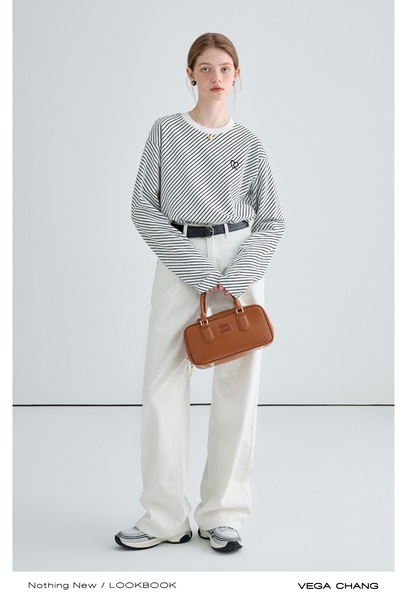 VEGA CHANG2025 春と秋の新レトロルーズ香港スタイルストレートパンツ起毛カール 9 点ジーンズ VEGA CHANG2025 春と秋の新レトロルーズ香港スタイルストレートパンツ起毛カール 9 点ジーンズ