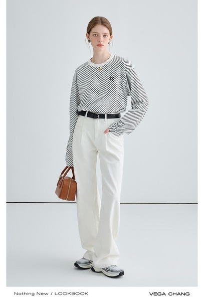 VEGA CHANG2025 春と秋の新レトロルーズ香港スタイルストレートパンツ起毛カール 9 点ジーンズ VEGA CHANG2025 春と秋の新レトロルーズ香港スタイルストレートパンツ起毛カール 9 点ジーンズ