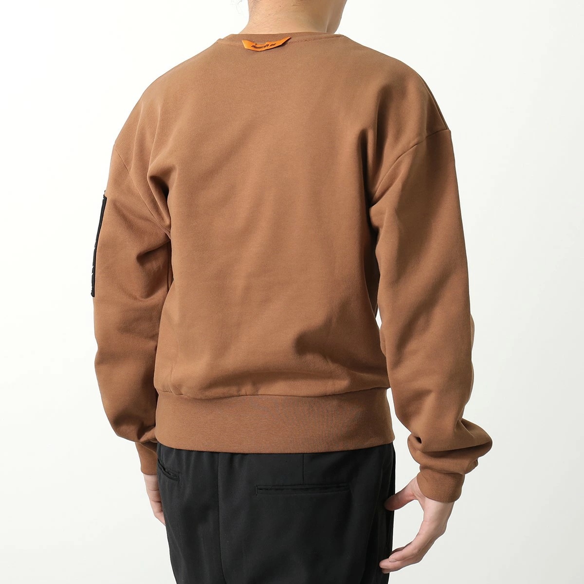 NUMERO 00 ヌメロ スウェットシャツ CREW PATCH NUMERO 22160 メンズ トレーナー ロゴパッチ 裏起毛 コットン クルーネック BROWN NUMERO 00 ヌメロ スウェットシャツ CREW PATCH NUMERO 22160 メンズ トレーナー ロゴパッチ 裏起毛 コットン クルーネック BROWN