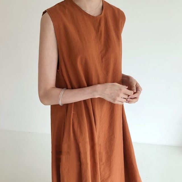 マキシワンピース レディース 大きいサイズ ノースリーブ ワンピース Aライン フレア ロングワンピース ポケット 丸首 オレンジ ベージュ マキシワンピース レディース 大きいサイズ ノースリーブ ワンピース Aライン フレア ロングワンピース ポケット 丸首 オレンジ ベージュ