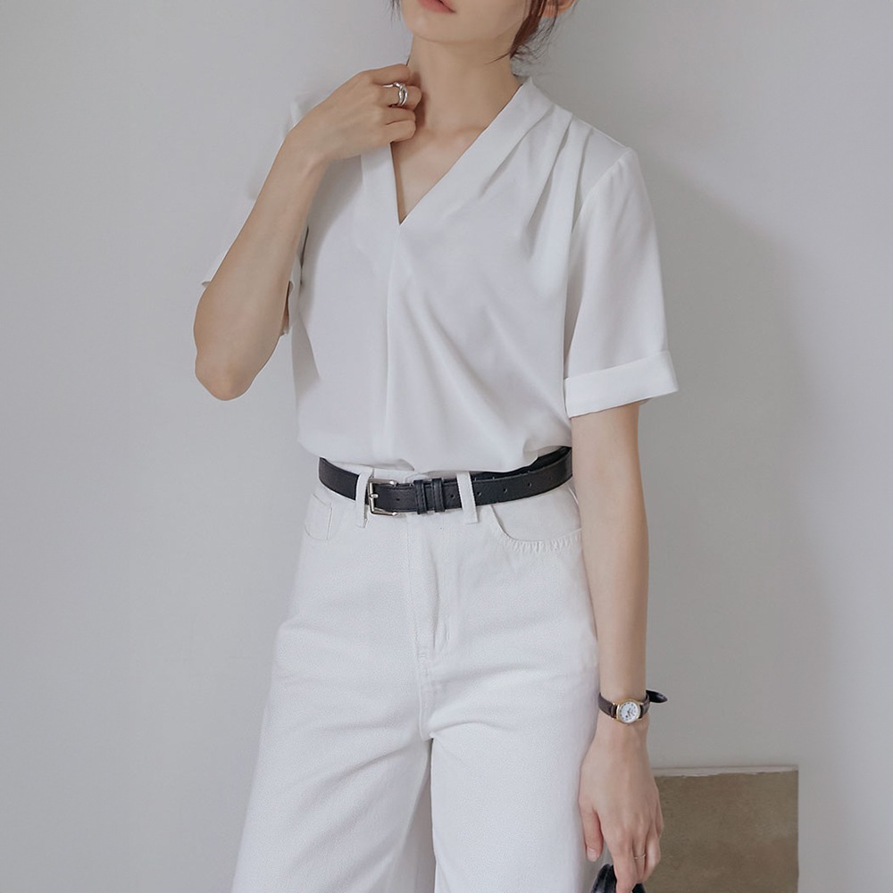 パレンVネックピンタックロールアップ1/2ブラウス パレンVネックピンタックロールアップ1/2ブラウス