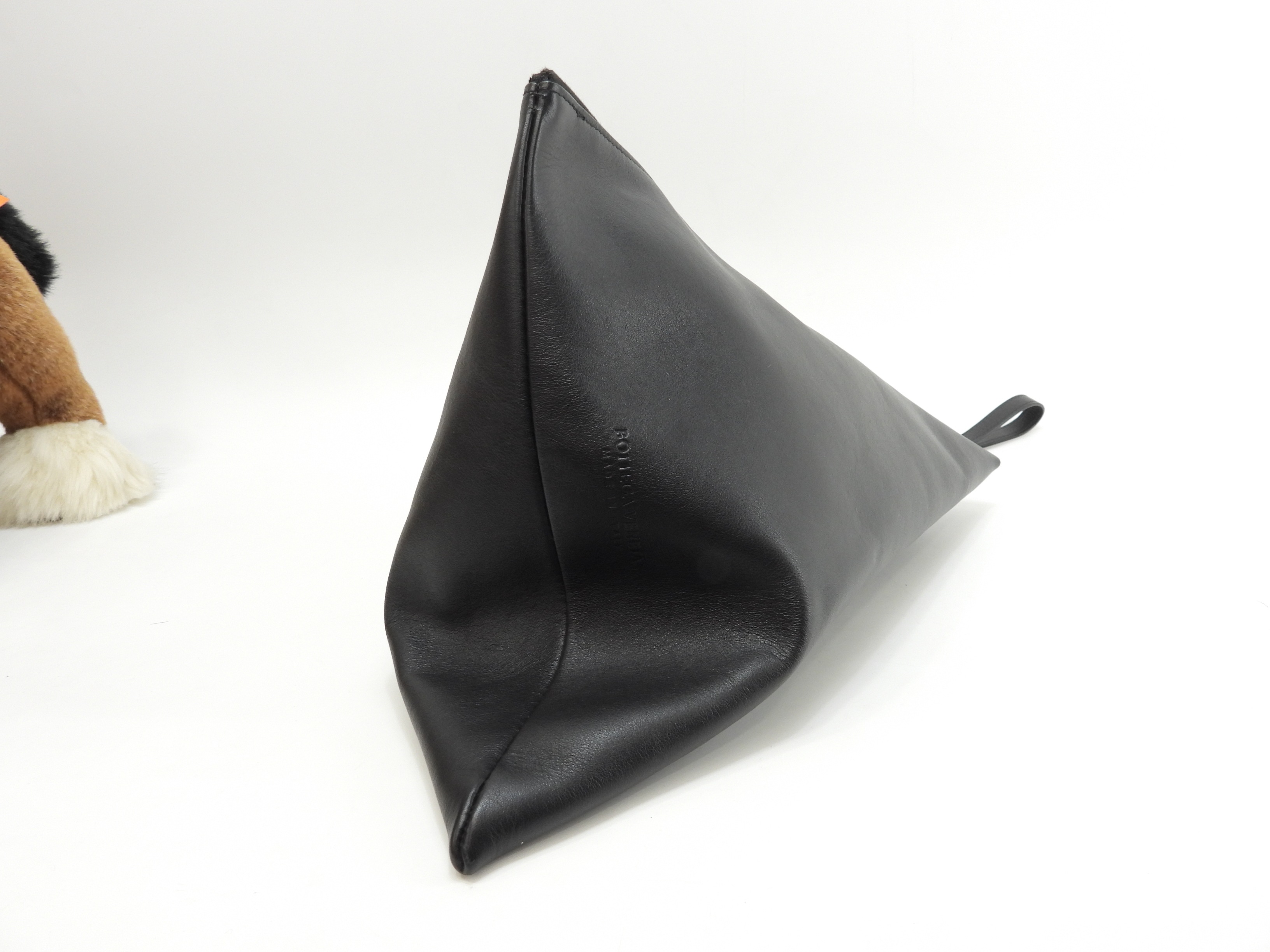 クラッチバッグ 三角 スムースレザー黒 セカンドバッグ 美品@S02133448I クラッチバッグ 三角 スムースレザー黒 セカンドバッグ 美品@S02133448I