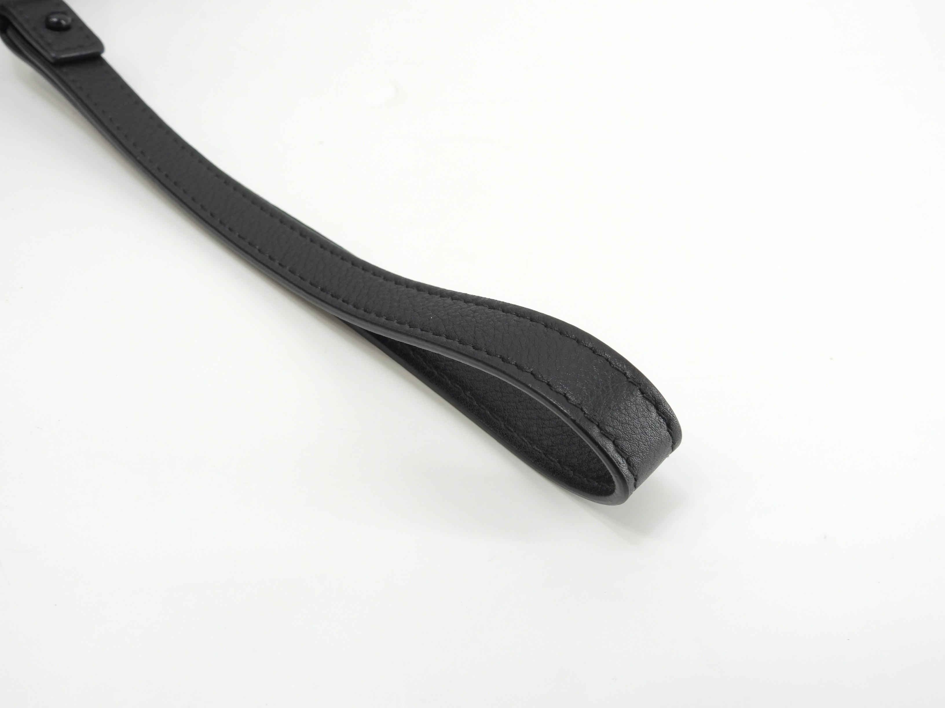 クラッチバッグ 三角 スムースレザー黒 セカンドバッグ 美品@S02133448I クラッチバッグ 三角 スムースレザー黒 セカンドバッグ 美品@S02133448I