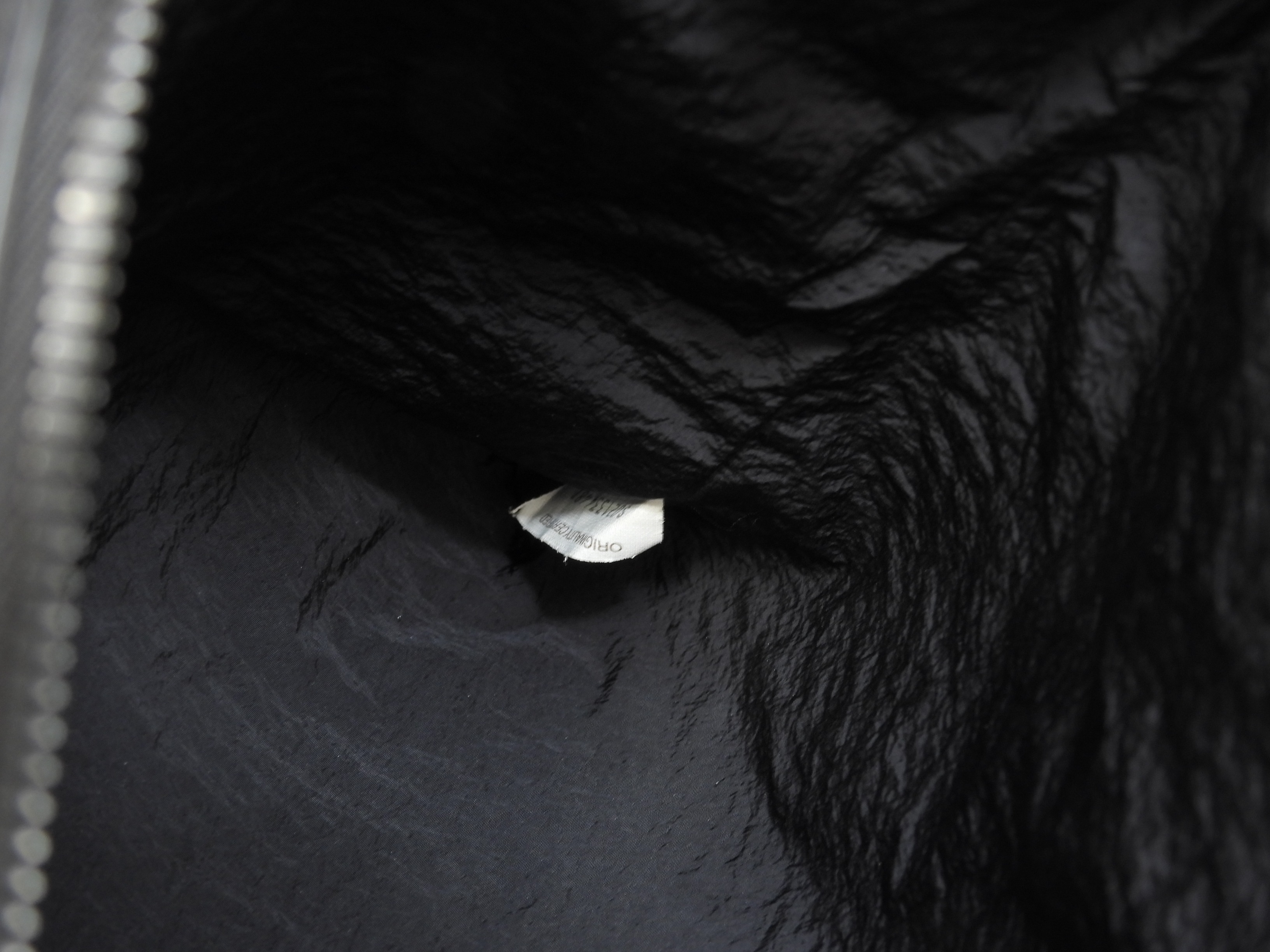 クラッチバッグ 三角 スムースレザー黒 セカンドバッグ 美品@S02133448I クラッチバッグ 三角 スムースレザー黒 セカンドバッグ 美品@S02133448I