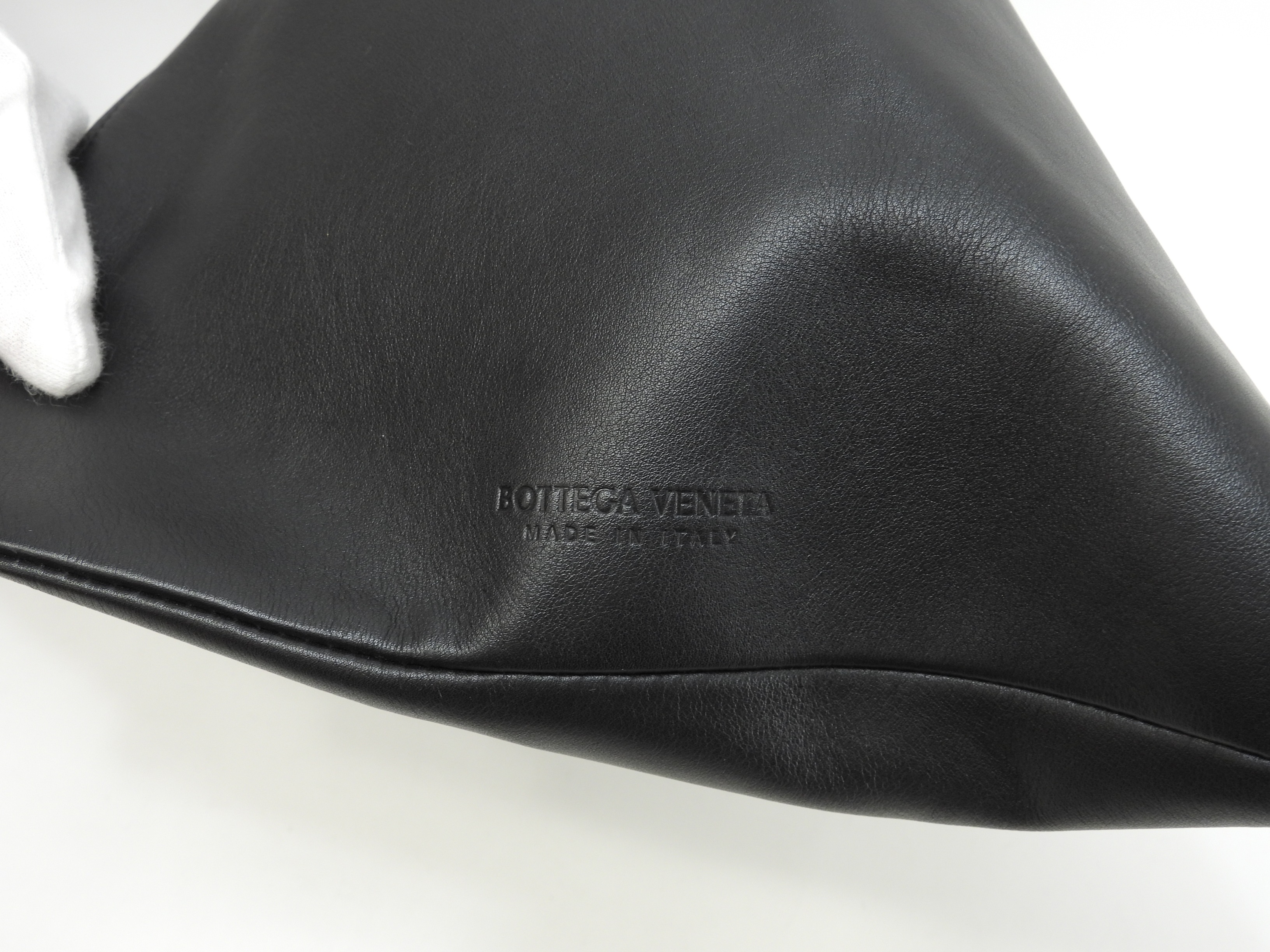 クラッチバッグ 三角 スムースレザー黒 セカンドバッグ 美品@S02133448I クラッチバッグ 三角 スムースレザー黒 セカンドバッグ 美品@S02133448I