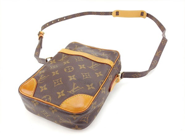 ルイヴィトン Louis Vuitton ショルダーバッグ 斜めがけショルダー メンズ可 ダヌーブ モノグラム M45266 ブラウン モノグラムキャンバス (あす楽対応)人気 セール【中古】 Y33 ルイヴィトン Louis Vuitton ショルダーバッグ 斜めがけショルダー メンズ可 ダヌーブ モノグラム M45266 ブラウン モノグラムキャンバス (あす楽対応)人気 セール【中古】 Y33