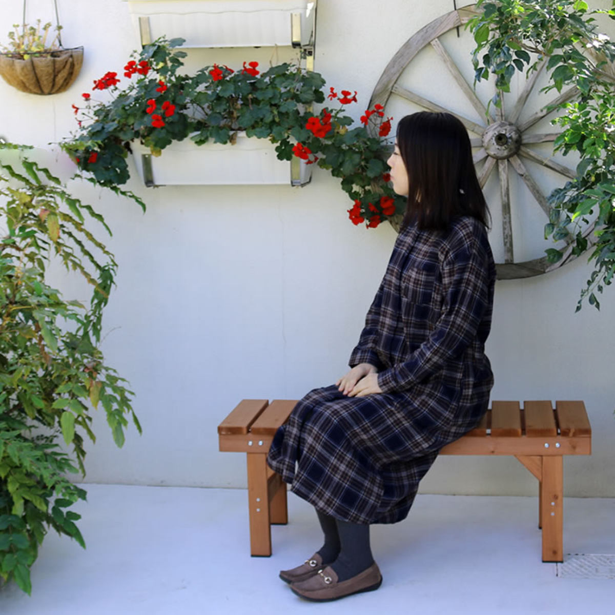 縁台ベンチ hiyori 幅107cm ベンチ 木製 屋外 ウッドチェア ウッドベンチ 庭 バルコニー 縁台 天然木 杉 庭先 ガーデンファーニチャー 椅子 長椅子 ガーデン おしゃれ