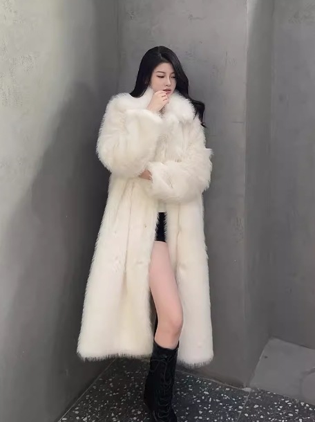 レディース コート ロングコート ロング 長袖 スクエアネック 襟付き Iライン ポケット 前開き ボタン フェイクファー かわいい 大人可愛い 上品 おしゃれ かっこいい 個性的 主役級 存在感 レディース コート ロングコート ロング 長袖 スクエアネック 襟付き Iライン ポケット 前開き ボタン フェイクファー かわいい 大人可愛い 上品 おしゃれ かっこいい 個性的 主役級 存在感