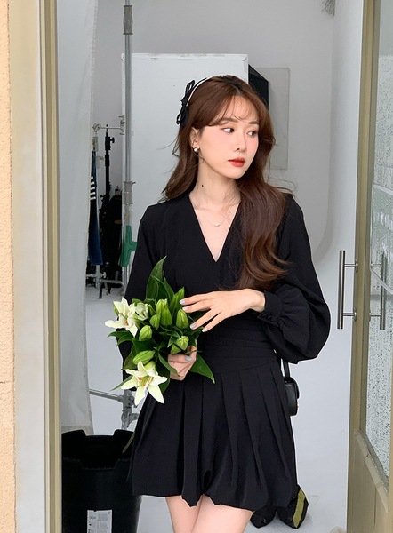 スリーピーラビット スリムフィット Vネック ハイウエスト 長袖ドレス