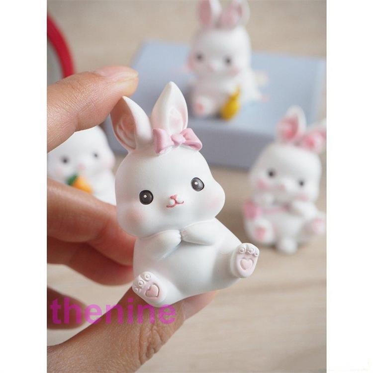 【超お得1つ買うと10個もらえる】うさぎの置物 ウサギ 動物 4個セット オーナメント 自動車置物 かわいい 卓上置物 インテリア 装飾 お洒落 置き物 雑貨 装飾品 小物