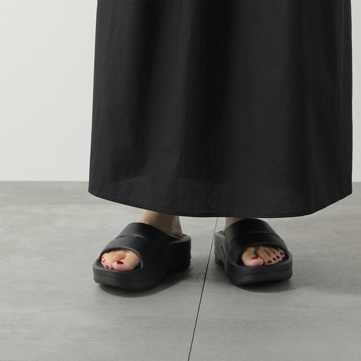 OOFOS ウーフォス リカバリーサンダル OOMEGA OOAHH ウーメガ ウーアー 1110 レディース スライドサンダル スリッパ ロゴ 厚底 EVA 靴 カラー2色 OOFOS ウーフォス リカバリーサンダル OOMEGA OOAHH ウーメガ ウーアー 1110 レディース スライドサンダル スリッパ ロゴ 厚底 EVA 靴 カラー2色