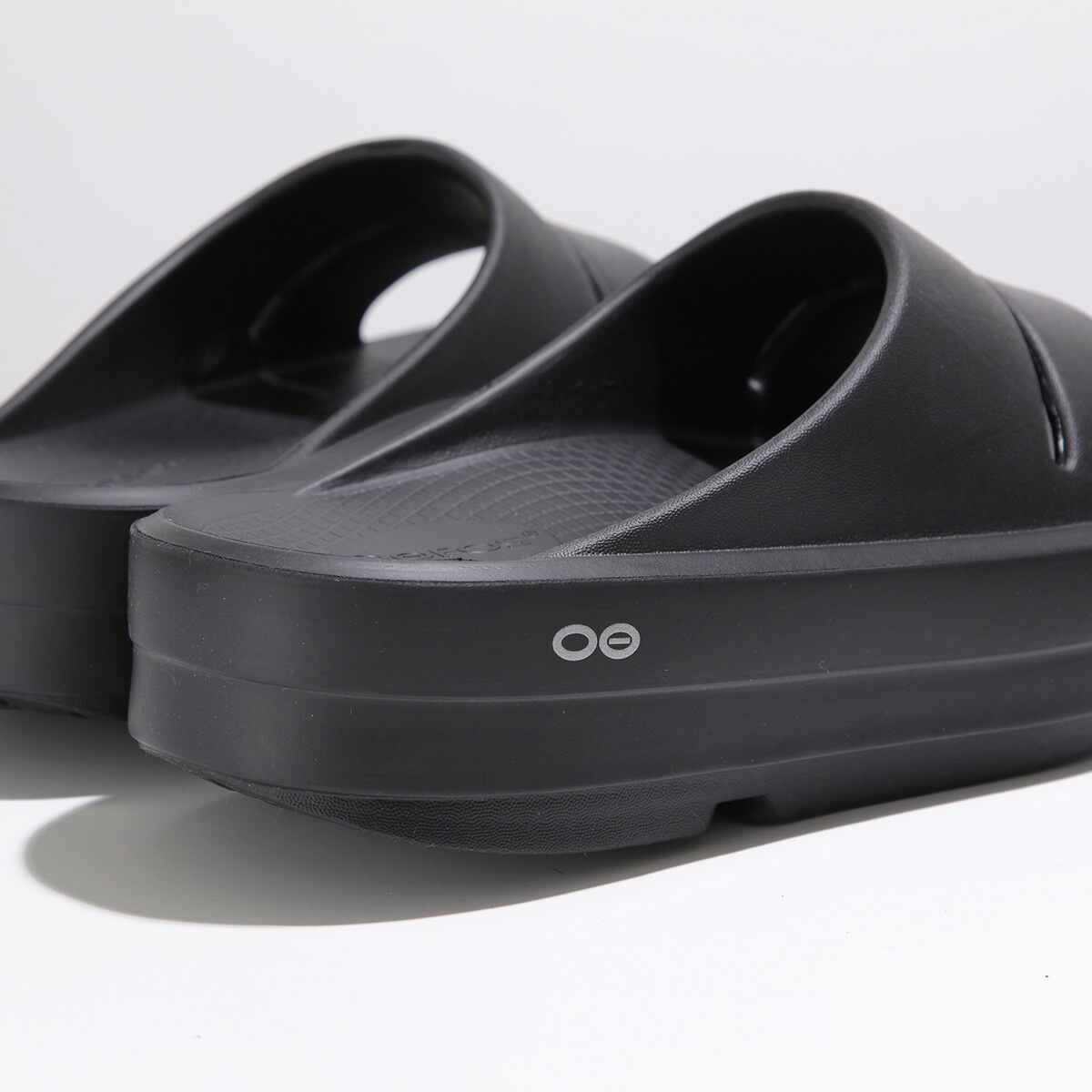 OOFOS ウーフォス リカバリーサンダル OOMEGA OOAHH ウーメガ ウーアー 1110 レディース スライドサンダル スリッパ ロゴ 厚底 EVA 靴 カラー2色 OOFOS ウーフォス リカバリーサンダル OOMEGA OOAHH ウーメガ ウーアー 1110 レディース スライドサンダル スリッパ ロゴ 厚底 EVA 靴 カラー2色