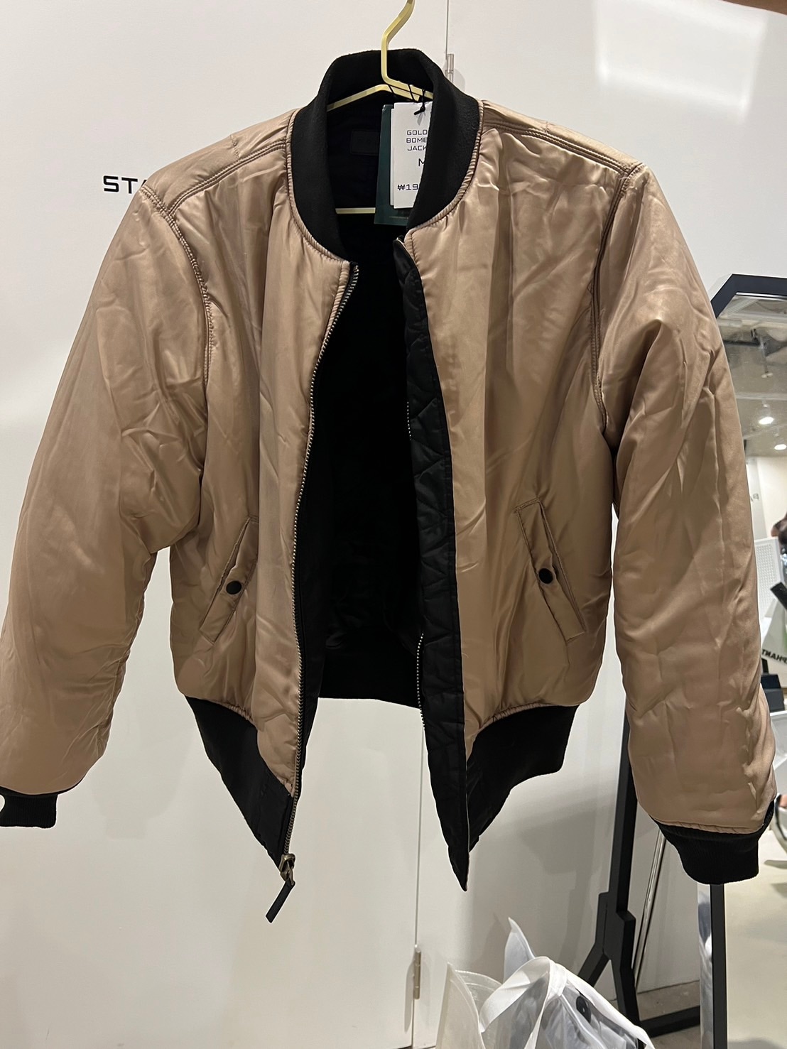 [GOLDEN] ジョングク BOMBER JACKET JUNG KOOK 】 『公式』 GOLDEN ジョングク BOMBER JACKET リバーシブル