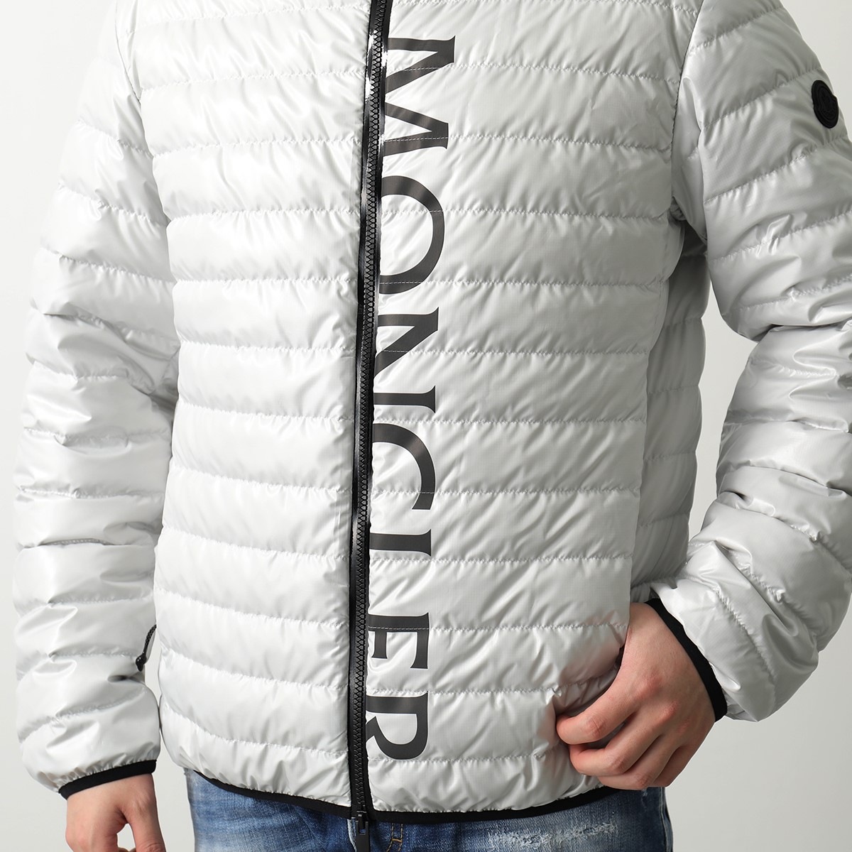 MONCLER Matt Black モンクレール マットブラック ダウンジャケット LAUZET ローゼット 1A00030 595OK メンズ ショート ロゴ フード付き カラー2色