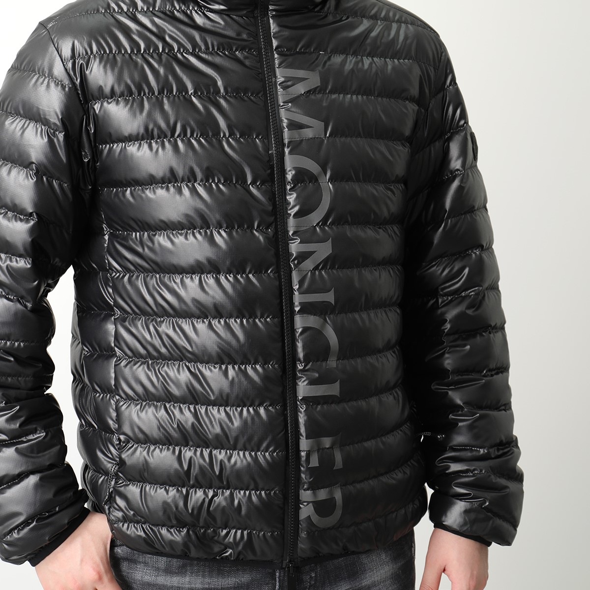 MONCLER Matt Black モンクレール マットブラック ダウンジャケット LAUZET ローゼット 1A00030 595OK メンズ ショート ロゴ フード付き カラー2色