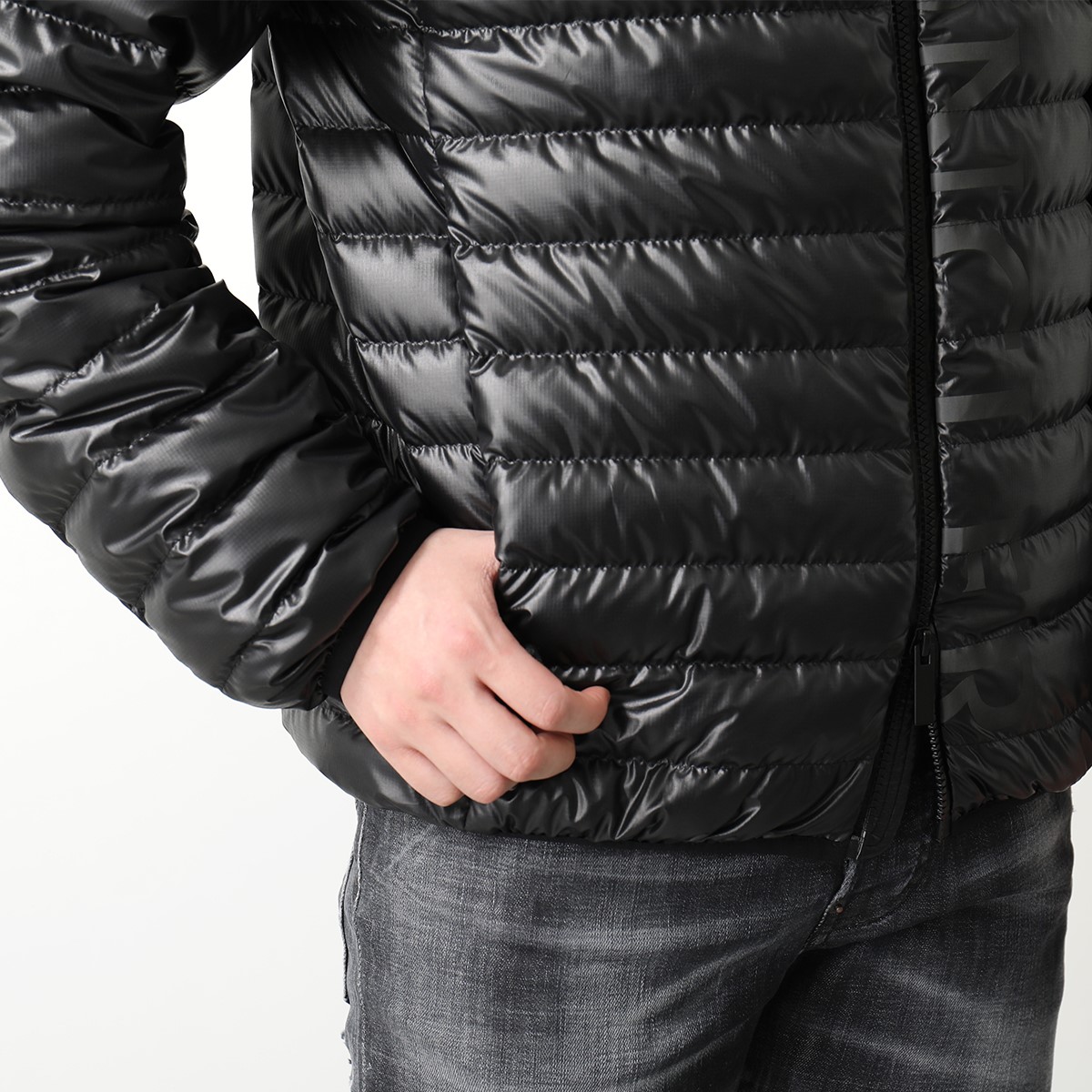 MONCLER Matt Black モンクレール マットブラック ダウンジャケット LAUZET ローゼット 1A00030 595OK メンズ ショート ロゴ フード付き カラー2色