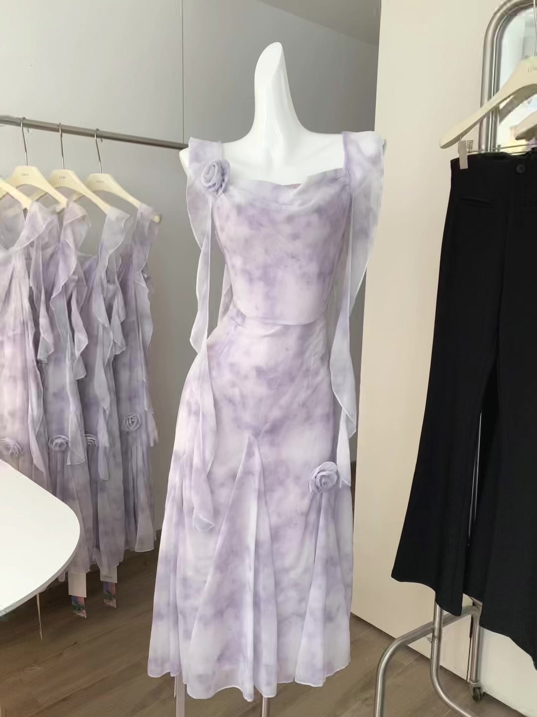 【急速出荷】紫のぼかし花柄シフォンキャミソールワンピースミディアムウエストノースリーブタンクトップスカート 【急速出荷】紫のぼかし花柄シフォンキャミソールワンピースミディアムウエストノースリーブタンクトップスカート