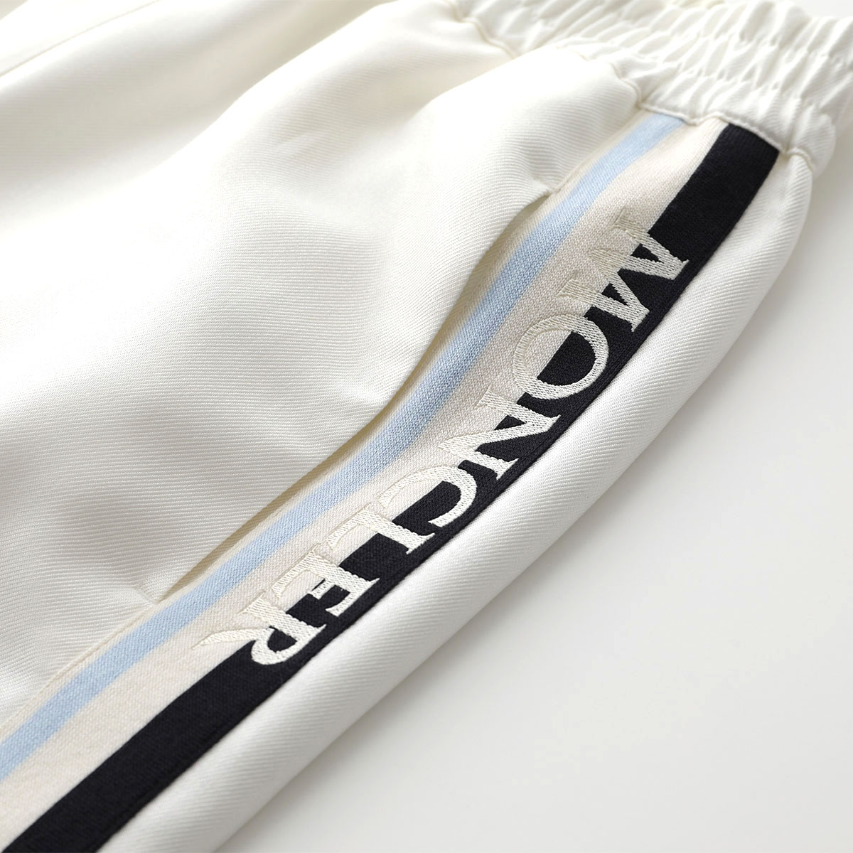 MONCLER モンクレール トラックパンツ 2A00001 597DR レディース ジャージ ロゴ刺繍 イージーパンツ 034 【mega】 MONCLER モンクレール トラックパンツ 2A00001 597DR レディース ジャージ ロゴ刺繍 イージーパンツ 034 【mega】