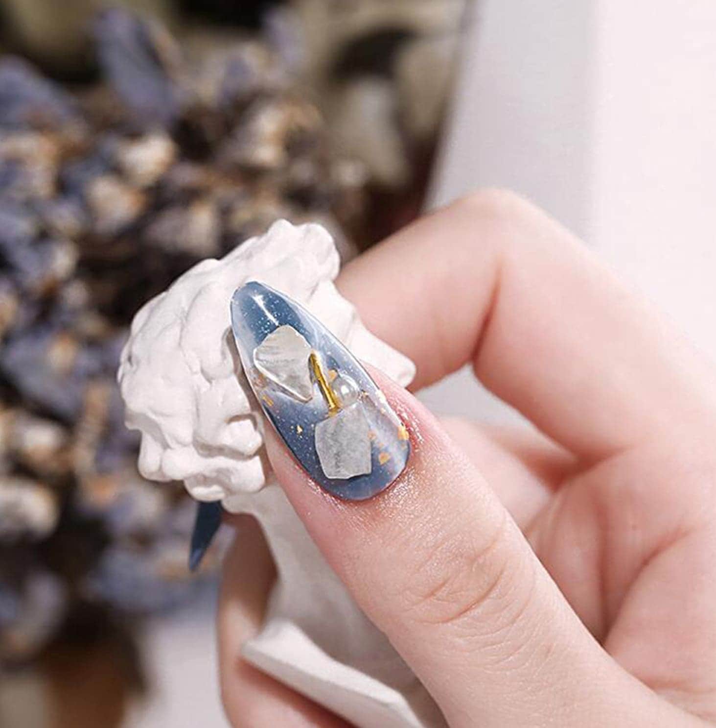 【10点セット】30種ケース入り 大人気なシェルの輝き 天然の貝殻 天然のお色になりますが 自在アート に埋め込みKネイル パーツ シェル 貝 天然貝 貝殻 天然 ジェル ネイル