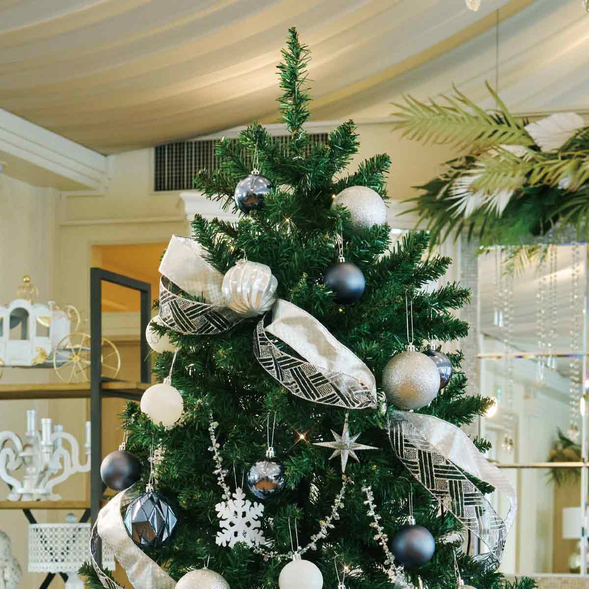 エントリーでポイント5倍！11月4日20:0011月11日1:59クリスマスツリーセット シルバー 高さ180cm 1セット ライト おしゃれ 北欧 led 電飾 高級