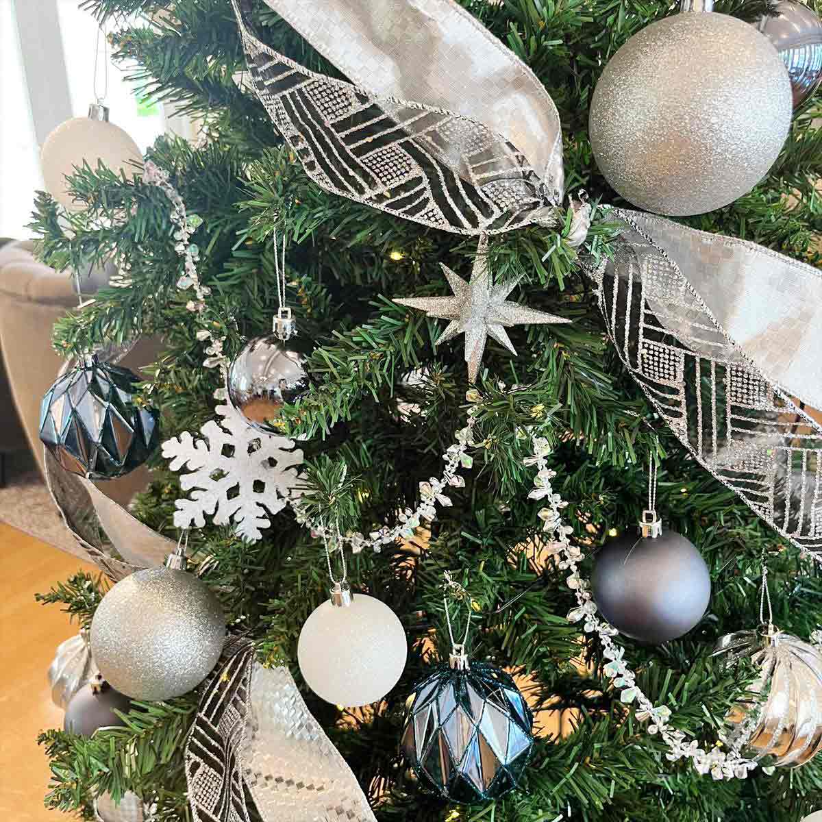 エントリーでポイント5倍！11月4日20:0011月11日1:59クリスマスツリーセット シルバー 高さ180cm 1セット ライト おしゃれ 北欧 led 電飾 高級