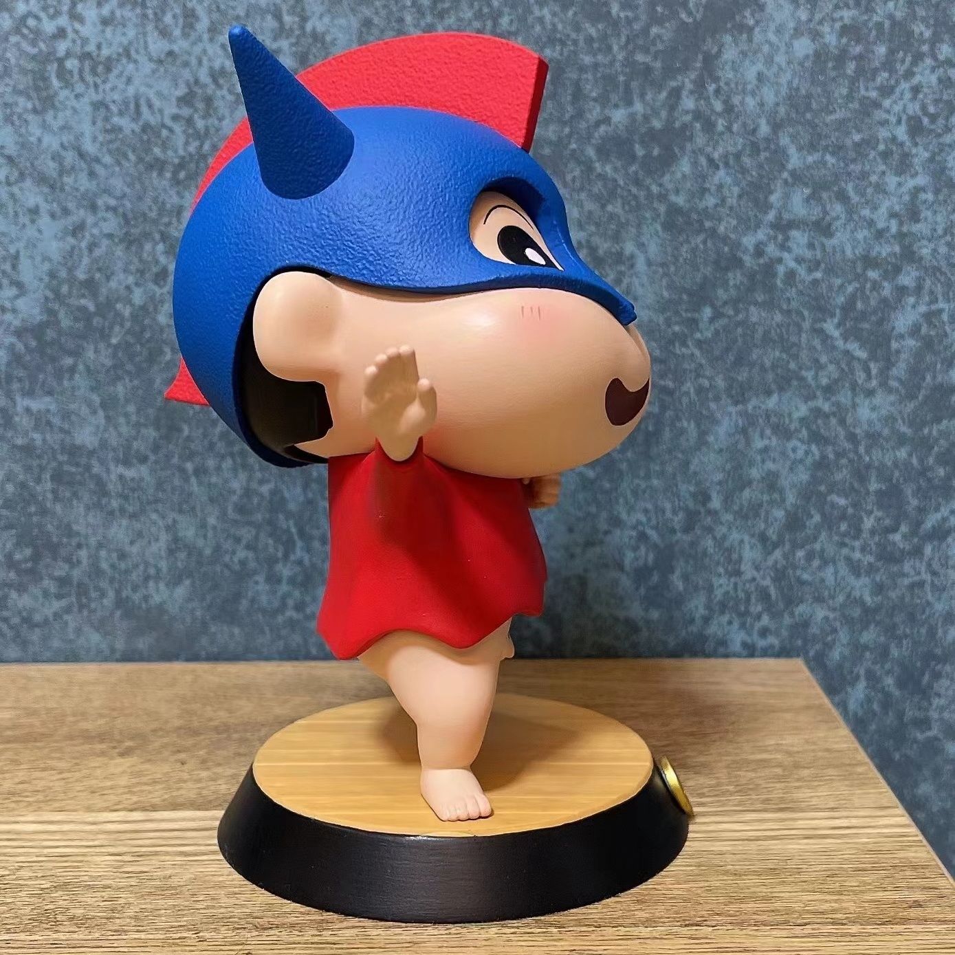 クレヨンしんちゃん42cmフィギュア Amazon.co.jp: クレヨン しんちゃん