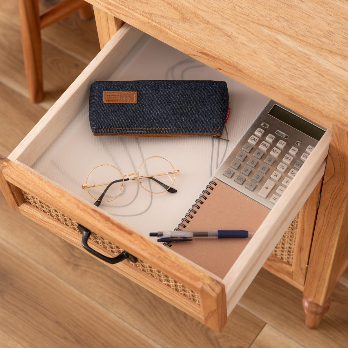 デスク シンプル 幅112cm 引出し付 ラタン 机 パソコンデスク オフィスデスク 籐 籐編み 籐製 かごめ 収納 木製 ナチュラル おしゃれ 完成品 天然素材