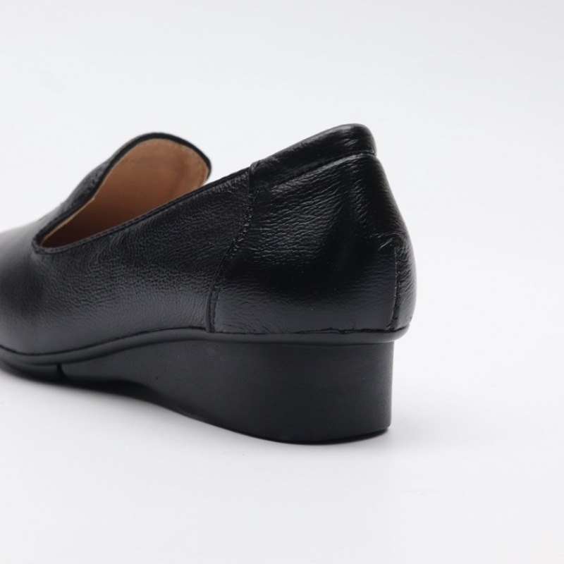 [ニーナズパリ] 刺繍ポイント5cmベーシックローファー