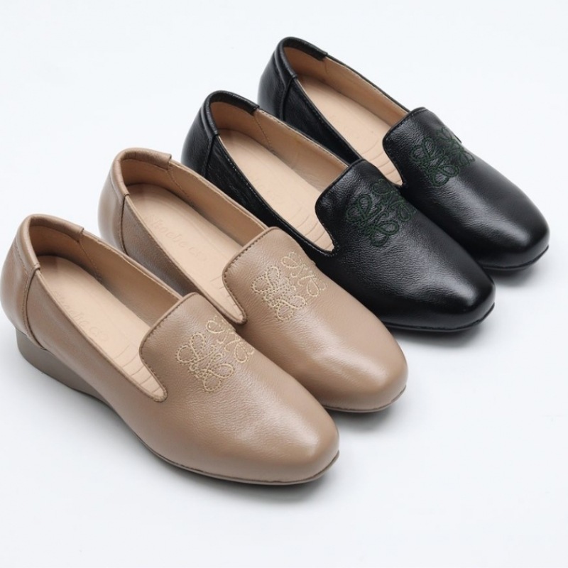 [ニーナズパリ] 刺繍ポイント5cmベーシックローファー