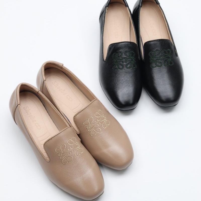 [ニーナズパリ] 刺繍ポイント5cmベーシックローファー