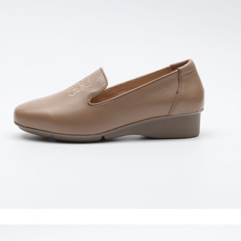 [ニーナズパリ] 刺繍ポイント5cmベーシックローファー