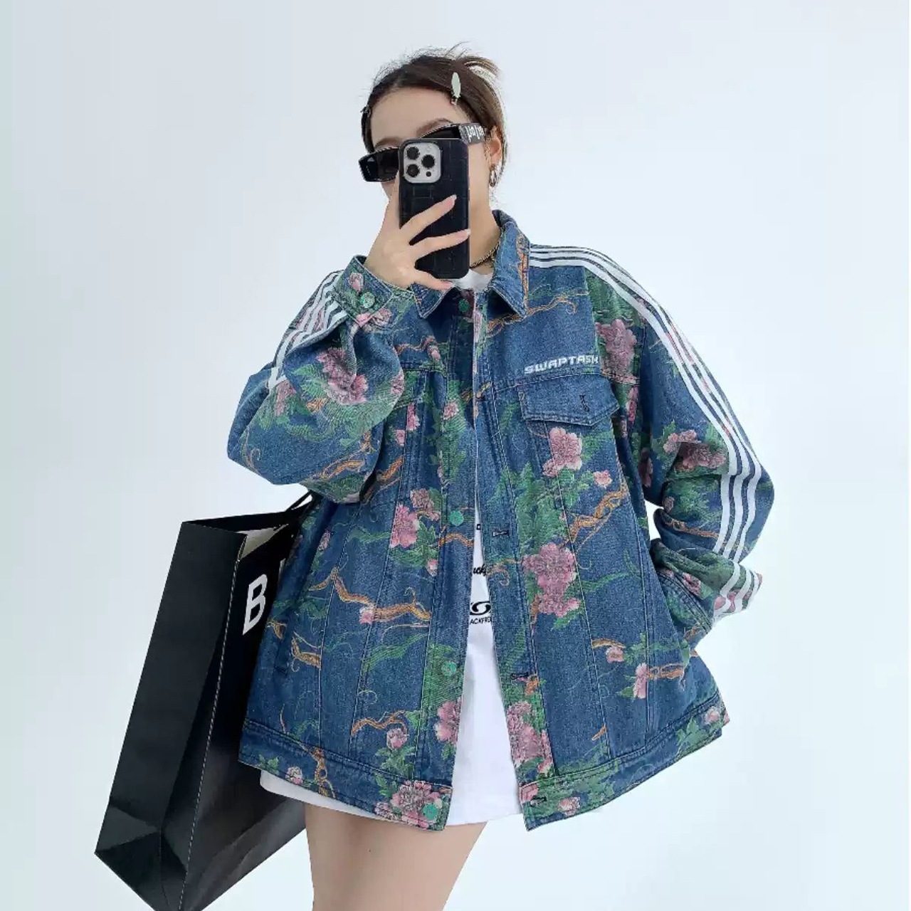 フローラルデザイン デニムジャケット レディース トップス コットン かわいい カジュアル おしゃれ レトロ こなれ感 個性的 花柄 春 秋 デート お出かけ 休日 カフェ M L XL 2XL フローラルデザイン デニムジャケット レディース トップス コットン かわいい カジュアル おしゃれ レトロ こなれ感 個性的 花柄 春 秋 デート お出かけ 休日 カフェ M L XL 2XL