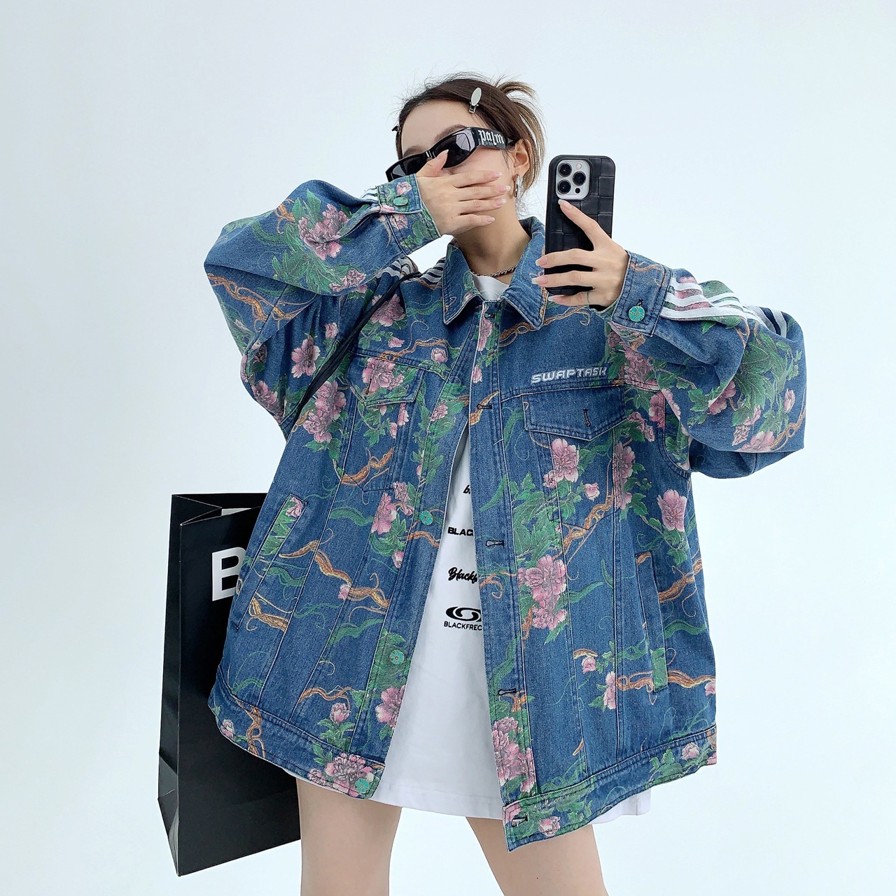 フローラルデザイン デニムジャケット レディース トップス コットン かわいい カジュアル おしゃれ レトロ こなれ感 個性的 花柄 春 秋 デート お出かけ 休日 カフェ M L XL 2XL フローラルデザイン デニムジャケット レディース トップス コットン かわいい カジュアル おしゃれ レトロ こなれ感 個性的 花柄 春 秋 デート お出かけ 休日 カフェ M L XL 2XL