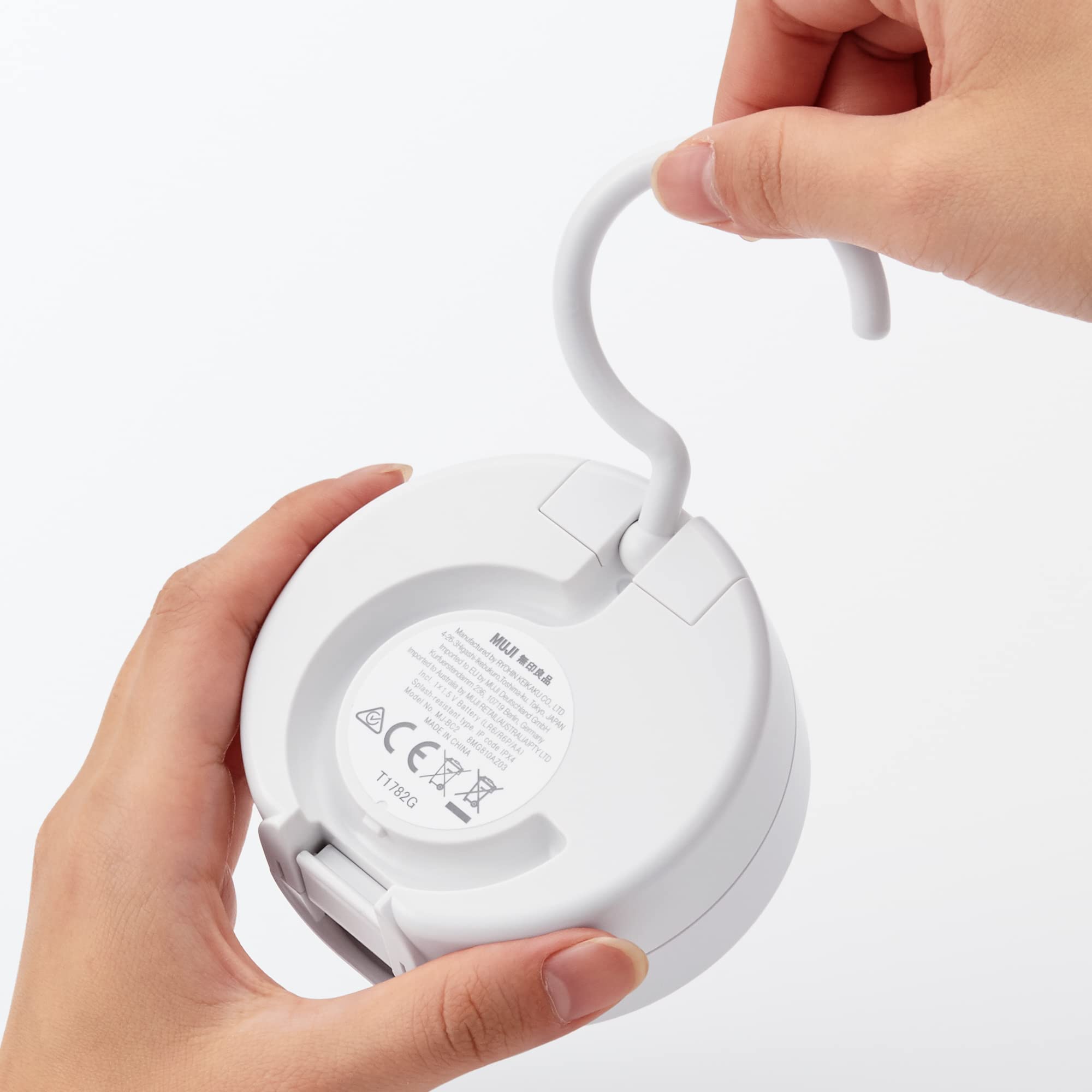 無印良品 アナログバスクロック MJ‐BC2 12046745 白 幅8.6×奥行き4.0×高さ8.6cm